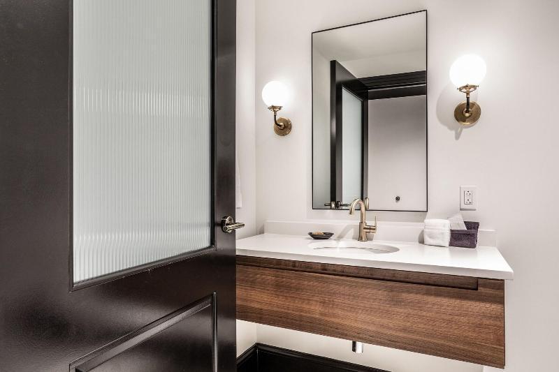 Bottleworks Hotel Ινδιανάπολη Εξωτερικό φωτογραφία